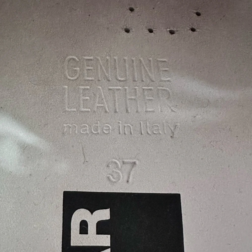 Golden Goose Velvet Superstar Trainers - Picture 7 of 7